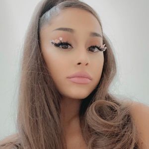 Meet your Posher, Elnora